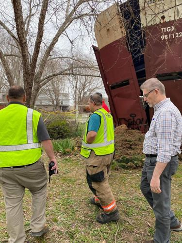 Taul visits Glendale after derailment