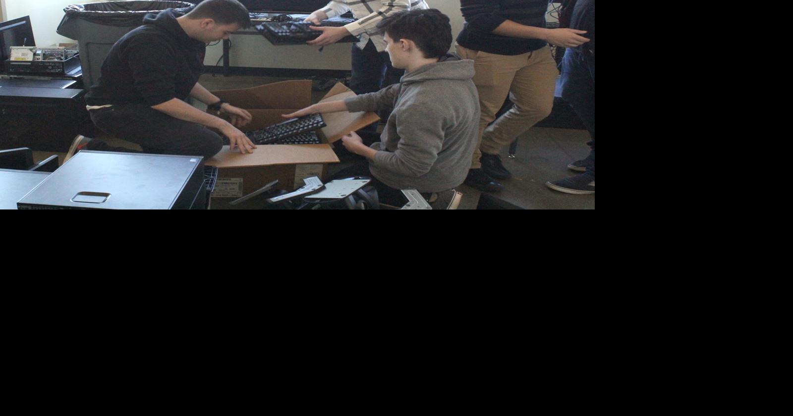High school students spread computer cheer | Local News ...
