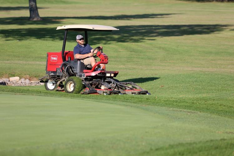 Lindsey known for gold standard greens Sports