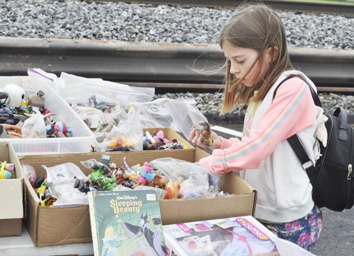 Yard sale deals available Saturday along KY 86
