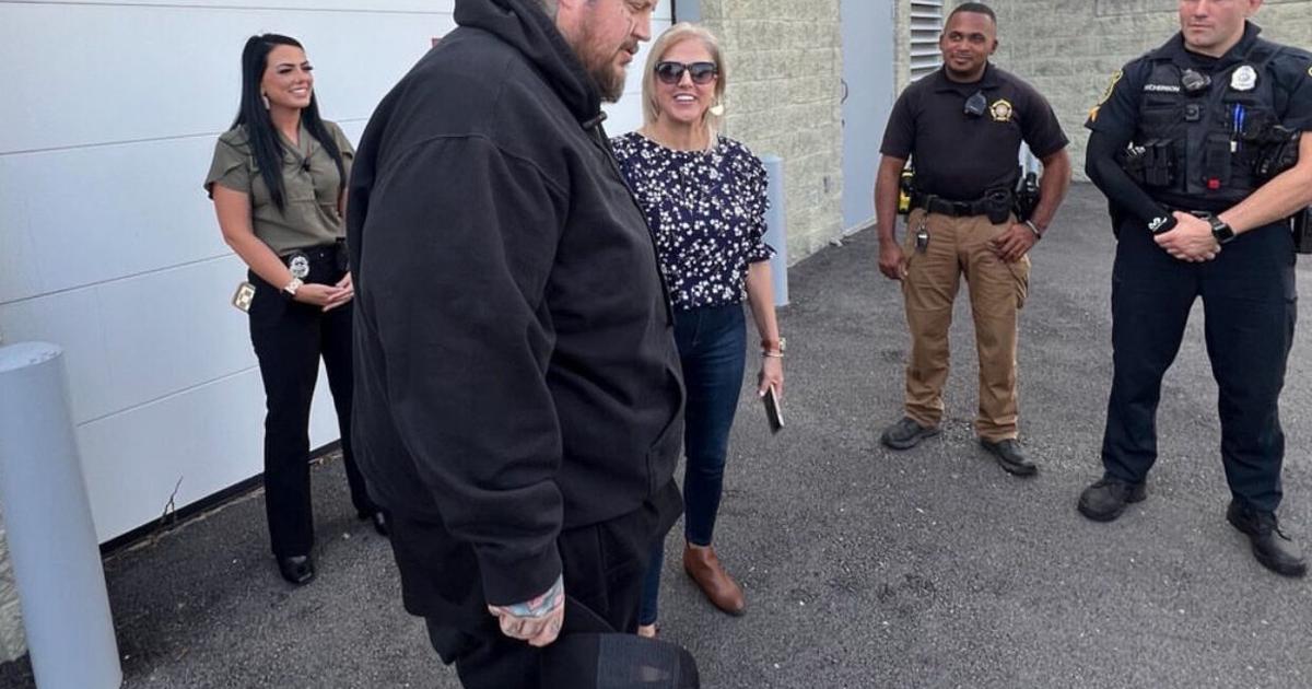 Jelly Roll spreads hope to inmates in Marion County | State News ...