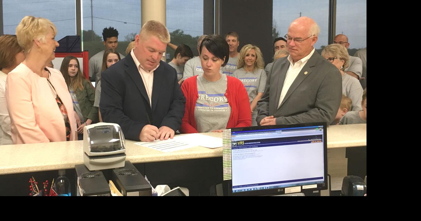 Former trooper files for Elizabethtown mayor Local News