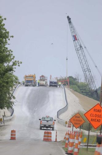 PHOTOS: Crews work over Interstate 65 | Local News | thenewsenterprise.com