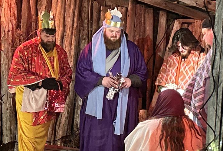 Knight family carries on tradition of live nativity in Upton Local