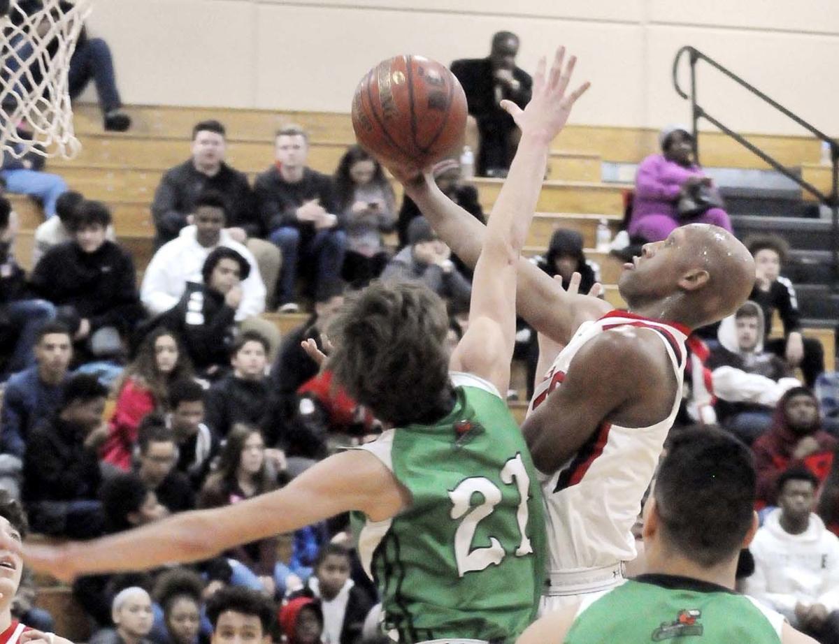 30 busty businesswomen picture thumbnails