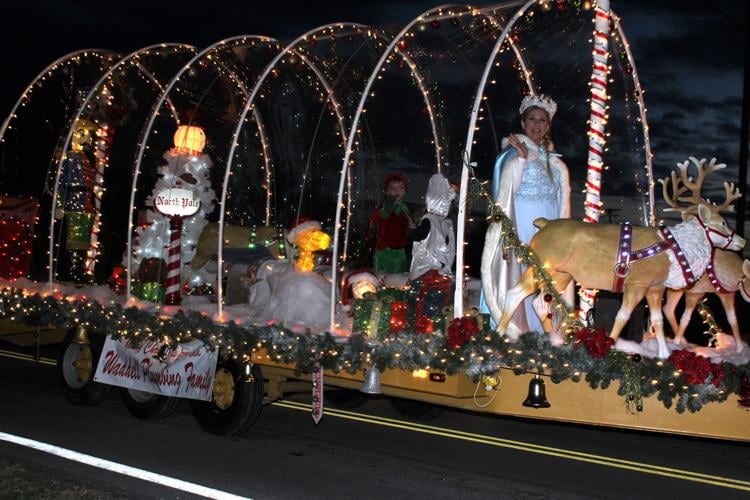 Elizabethtown Ky Christmas Parade 2022 Santa Welcomed In Cecilia With Parade | Local News | Thenewsenterprise.com
