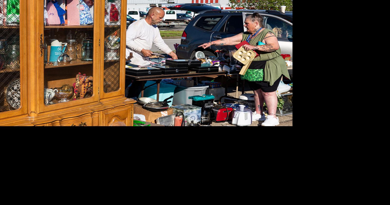 Community yard sale brings out bargain hunters | Local News ...