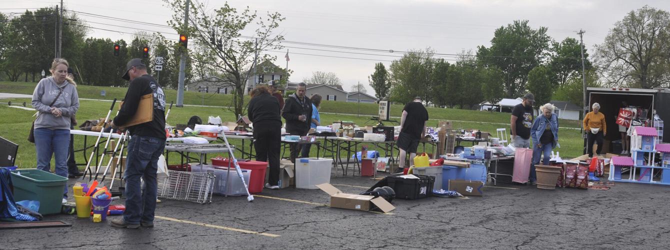 Good weather, great deals at Ky. 86 yard sale | Local News ...