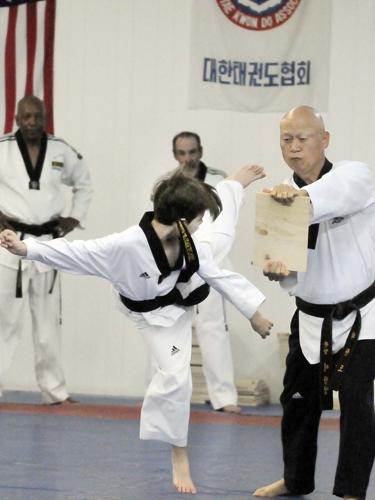 Grand Master Lee celebrates 40 years of martial arts academy | Local News |  