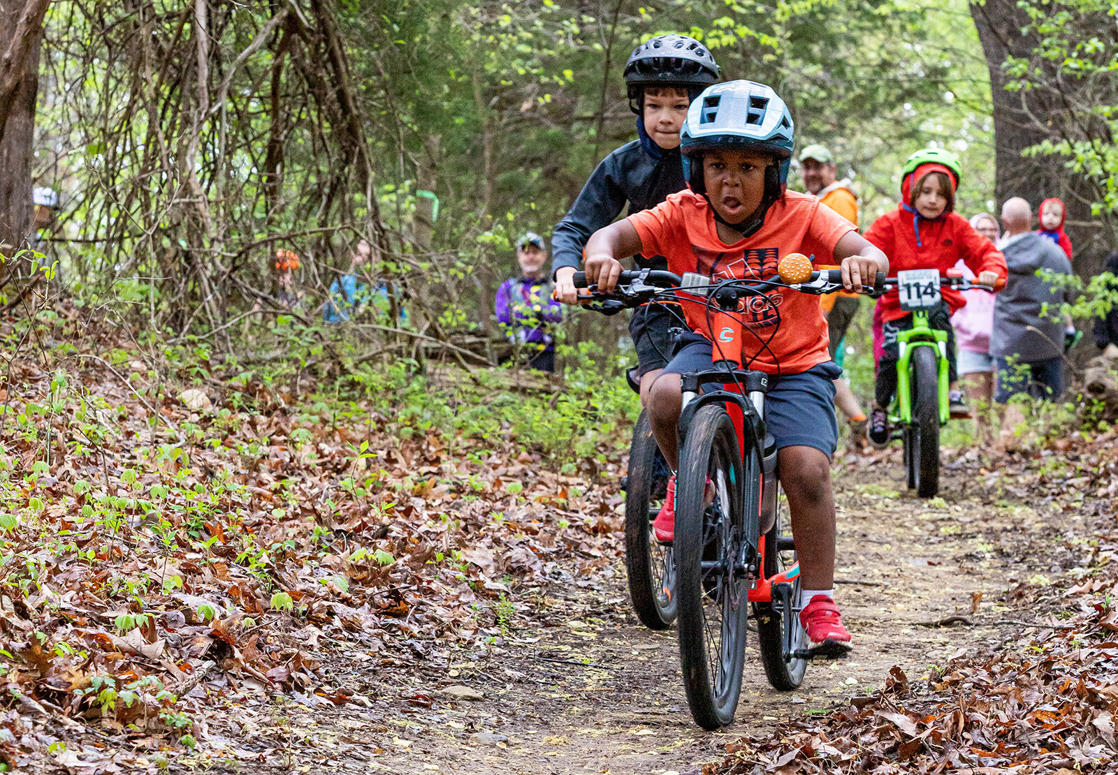 Kids mountain bikes near me hot sale