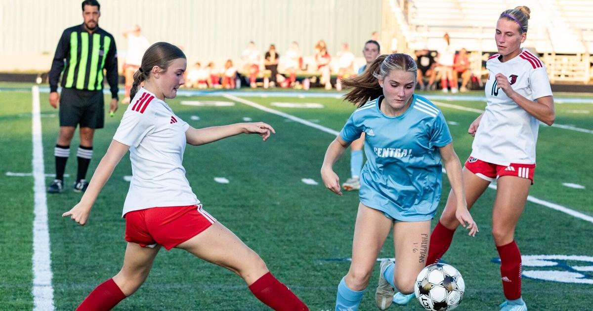 Swink’s hat trick leads Central to victory in girls’ 17th District semi Swink’s hat trick leads Central to victory in girls’ 17th District semi