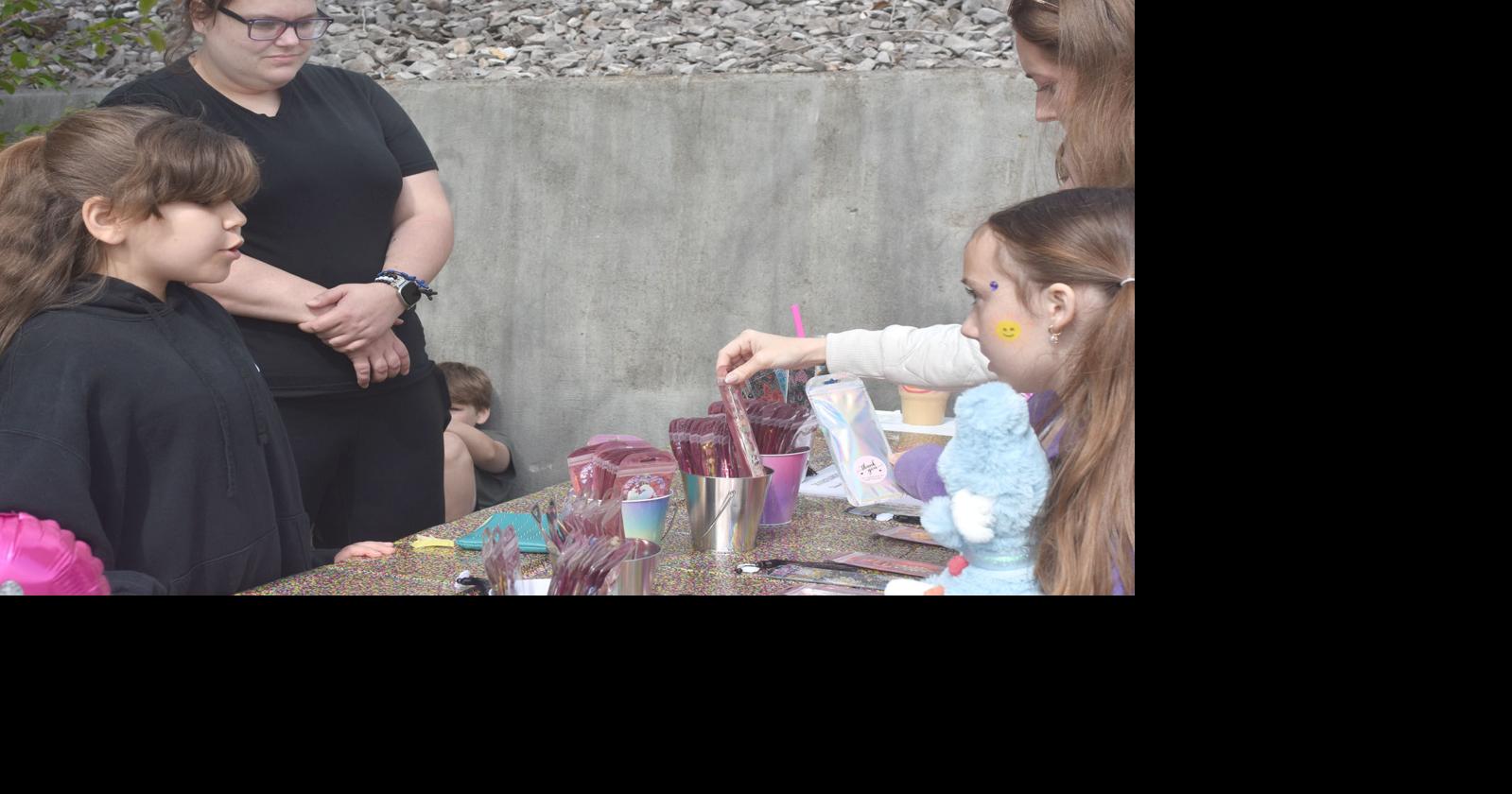 Young business owners find success at Creative Market | Local News ...