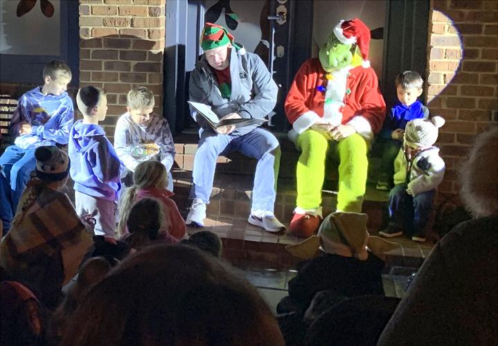 Elizabethtown Ky Christmas Parade 2022 E'town Christmas Parade, Tree Lighting Returns | Local News |  Thenewsenterprise.com