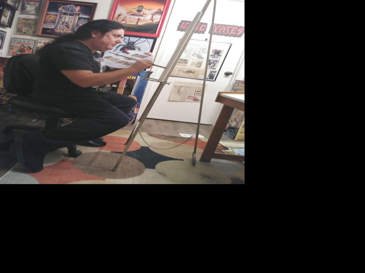 Radcliff Artist Inspired By Fantasy Horror Pulse Thenewsenterprise Com