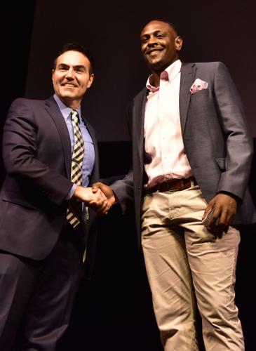 Hometown basketball star joins others in Hall of Fame