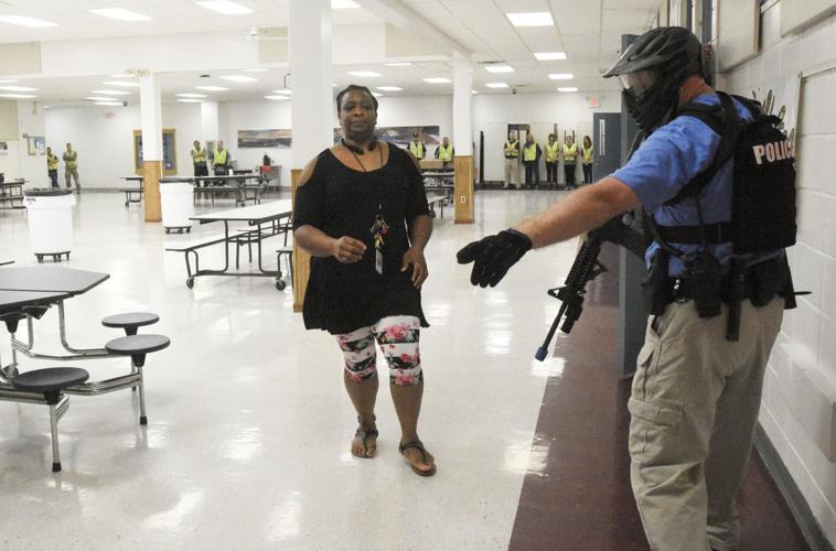E’town police practice active shooter response | Local News ...