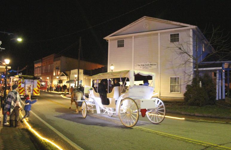 Vine Grove enjoys Dickens of a time to open hoiliday season Local