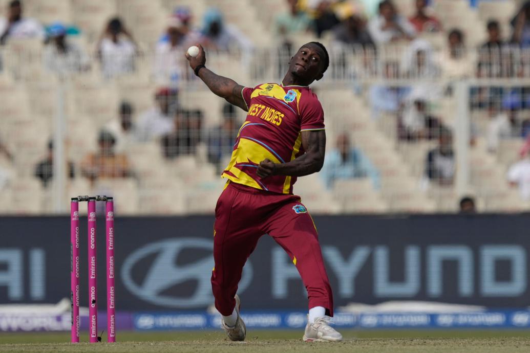 West Indies beat Sri Lanka by 5 wickets to clinch