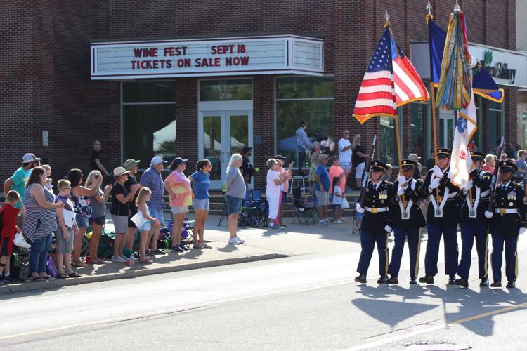 Heartland ‘hero’ parade brings out community Local News