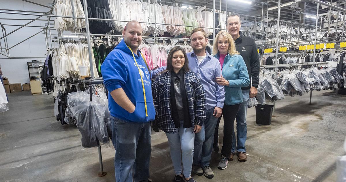 Brautmoden sind für lokale Unternehmen nur der „Knopf auf dem Hemd“ – Elizabethtown News Enterprise Brautmoden sind für lokale Unternehmen nur der „Knopf auf dem Hemd“ – Elizabethtown News Enterprise