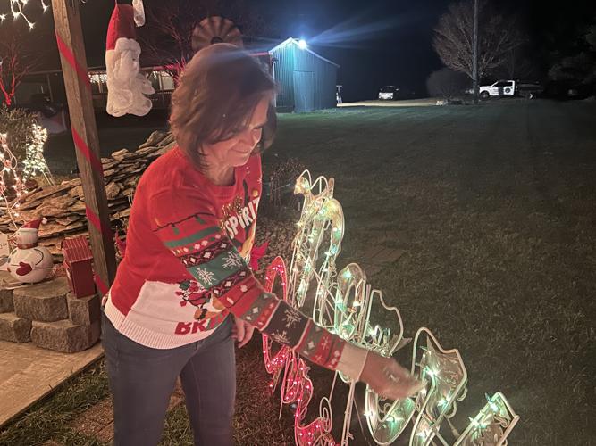 Elizabethtown home puts Christmas spirit on display Local News