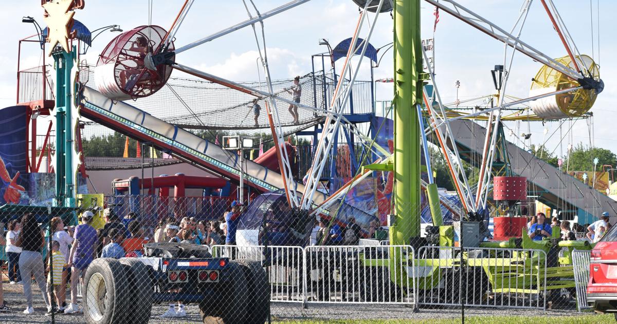 Mckay Midway Rides Fairgoers enjoy midway rides | | thenewsenterprise.com