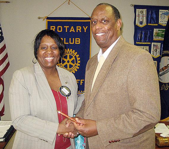 Deveaux speaks at Radcliff Rotary Club meeting Neighbors