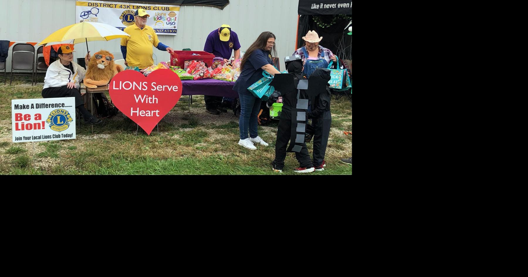 Elizabethtown Lions participate in trunk or treat Announcements