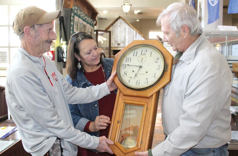 Historic railroad depot clock returns to E’town Local News