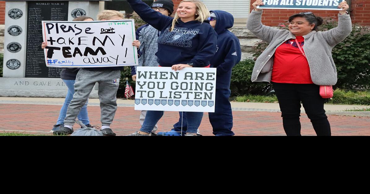 Nelson County school employees, students protest recent board decision |  Education | thenewsenterprise.com