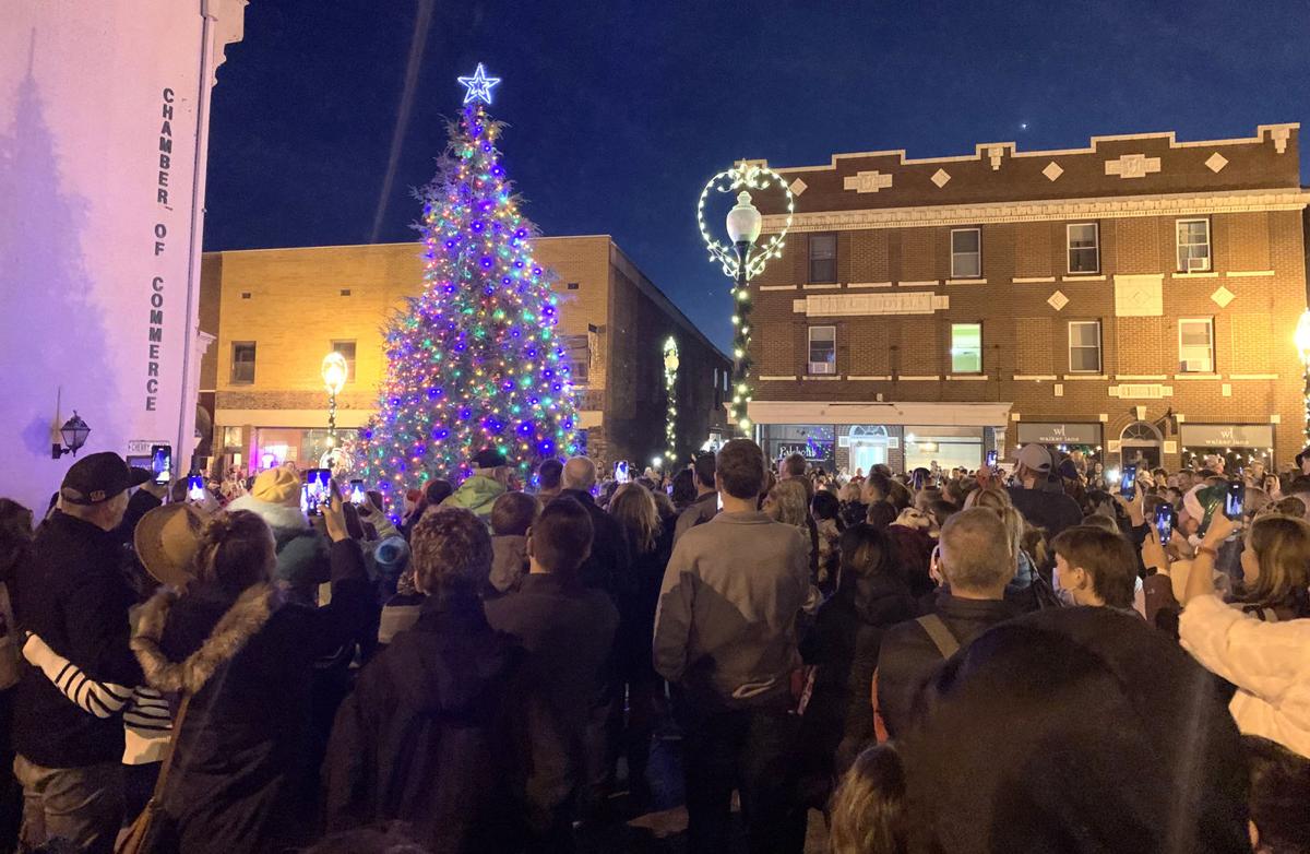 Elizabethtown Ky Christmas Parade 2022 E'town Christmas Parade, Tree Lighting Returns | Local News |  Thenewsenterprise.com