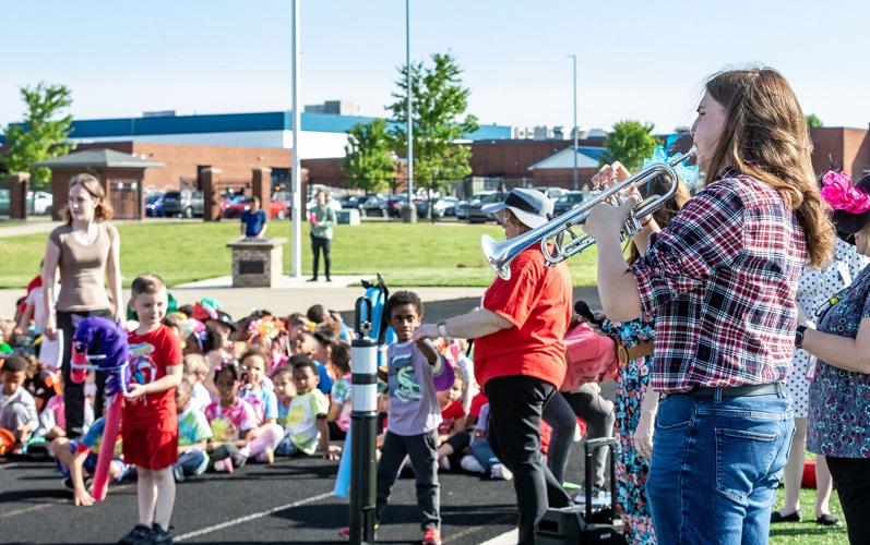 Off to the races: Preschool students get a taste of tradition with ...