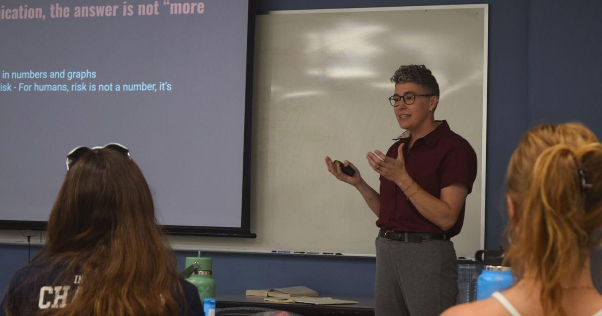 Eckerd College offers Interdisciplinary Problem Minor, teaching students how to look at issues across disciplines