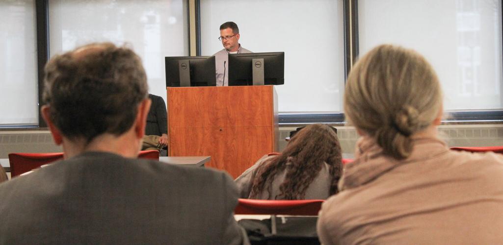 Six O’Clock Series: Students celebrate with IUP trivia | News | thepenn.org