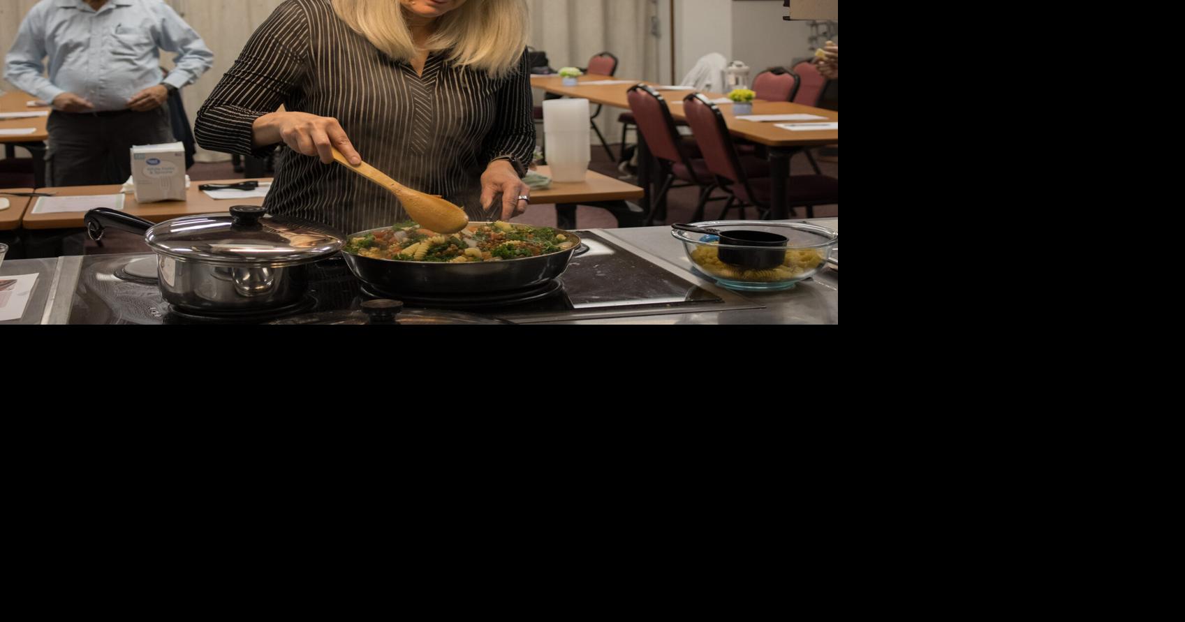 Lunch and Learn shares healthy cooking, eating tips