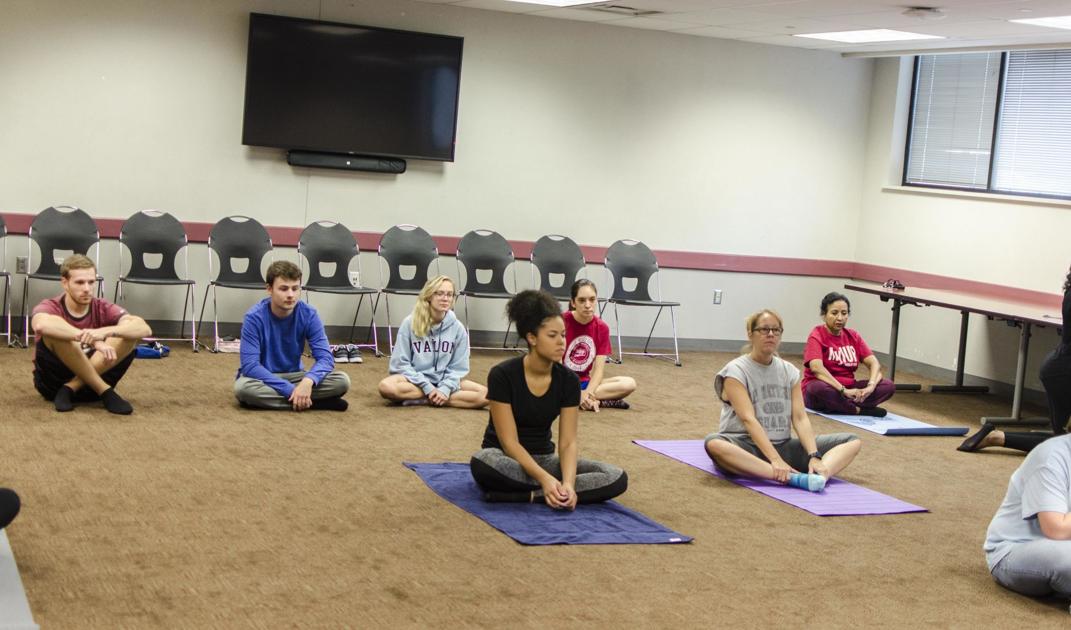 Students Find Self Control In Professor S Meditation Class News Thepenn Org