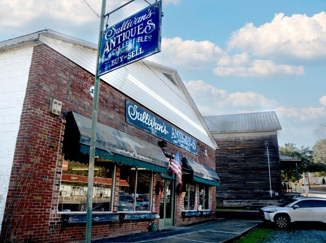 Sullivan’s Antiques Closing in Cameron News