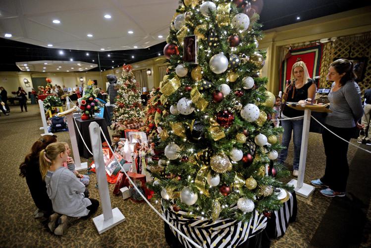 Festival of Trees Brings Holiday Cheer to Pinehurst Gallery