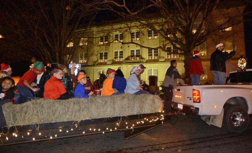 Carthage Celebrates Christmas With Annual Parade Gallery
