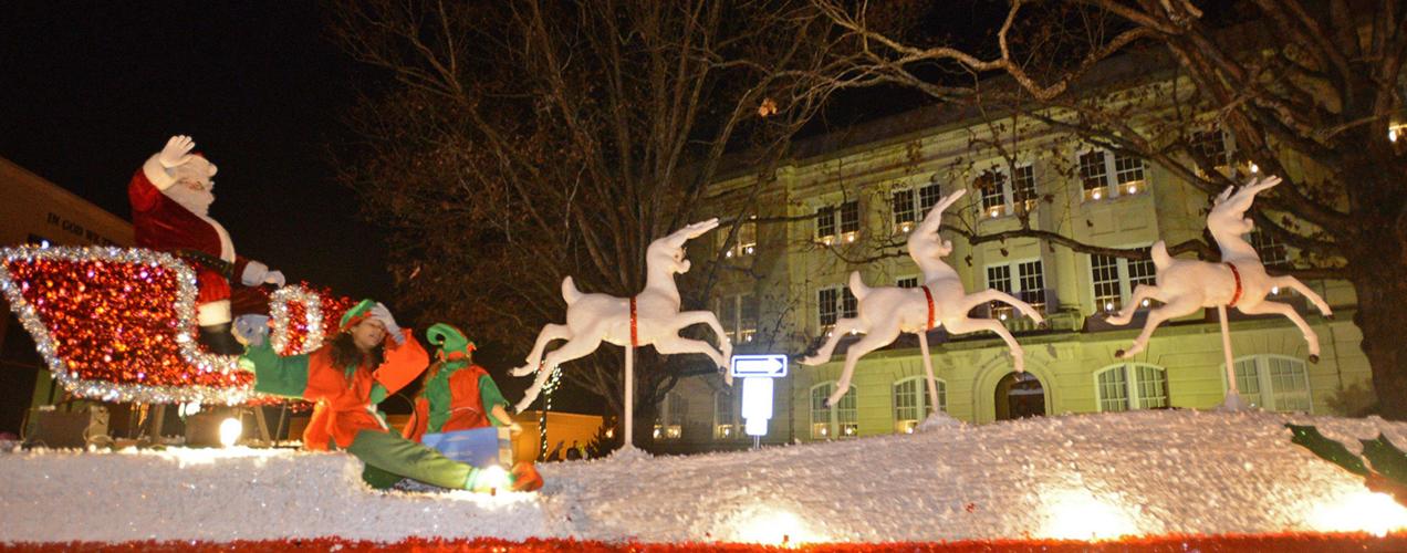 Carthage Celebrates Christmas With Annual Parade Gallery