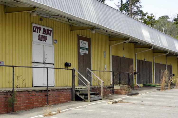 FourStory Apartment Complex Proposed at Intersection of Road