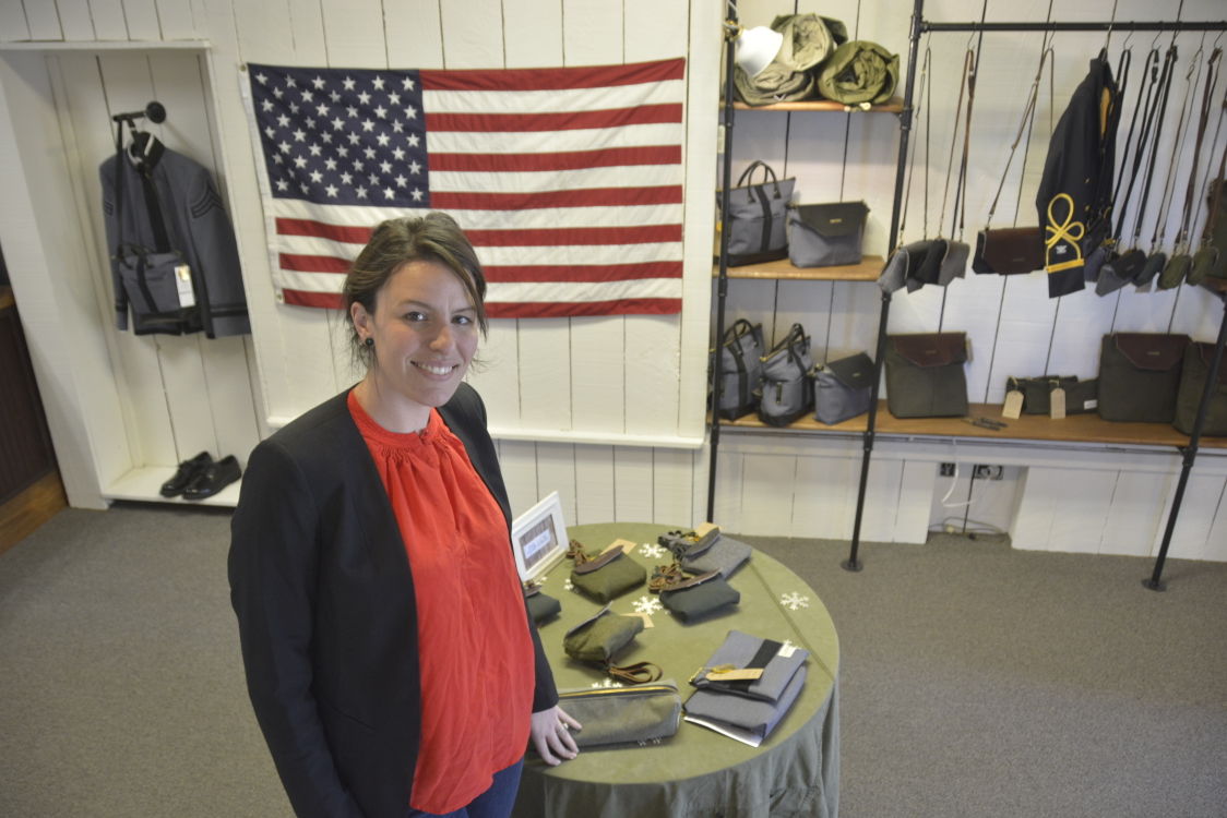 r riveter handbolsas after shark tank