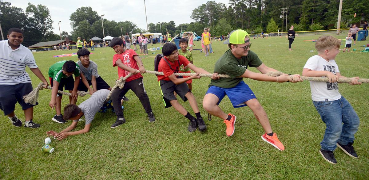 Kids Cut Loose During Robbins Play Daze Gallery Thepilot Com
