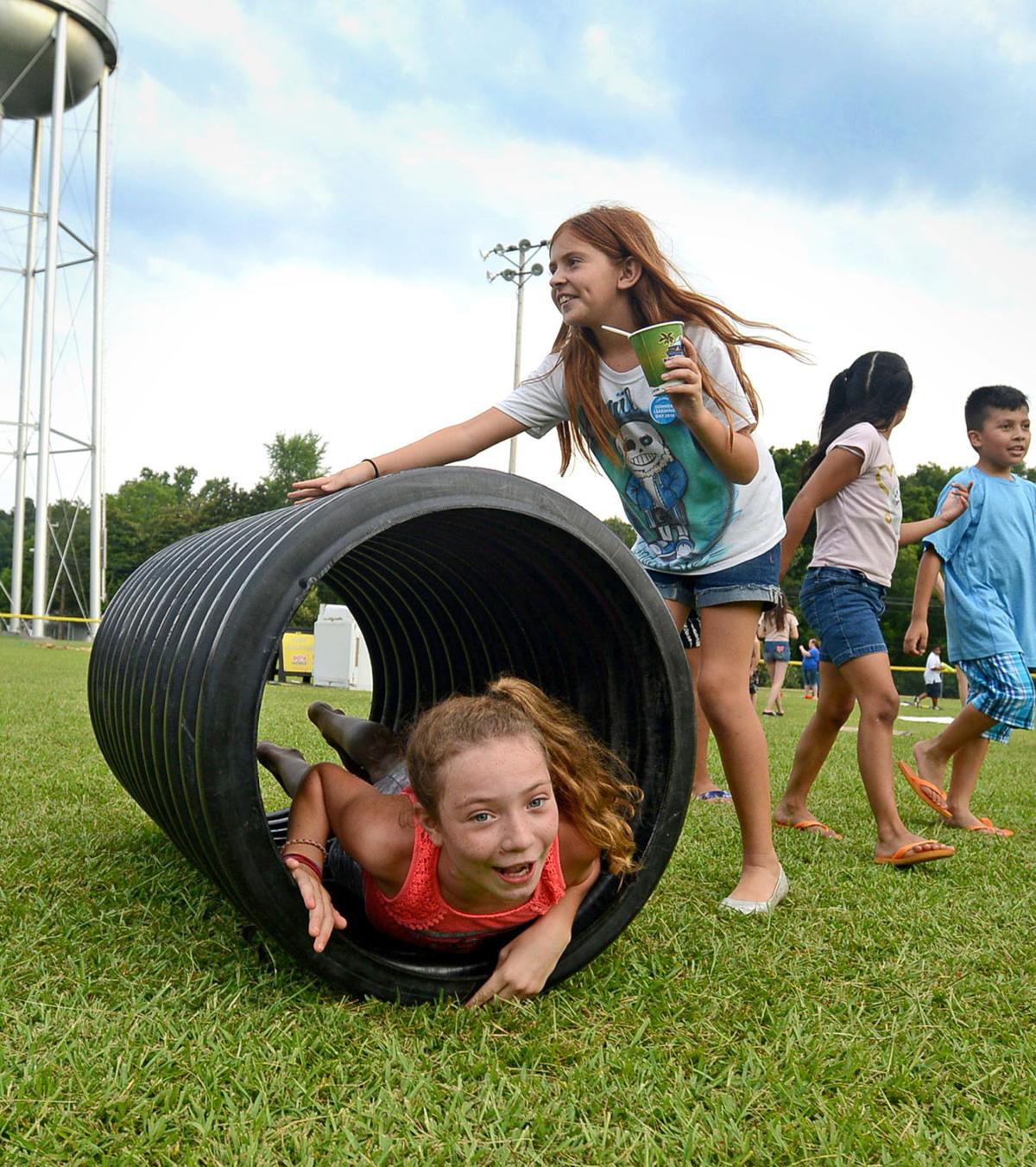 Kids Cut Loose During Robbins Play Daze Gallery Thepilot Com