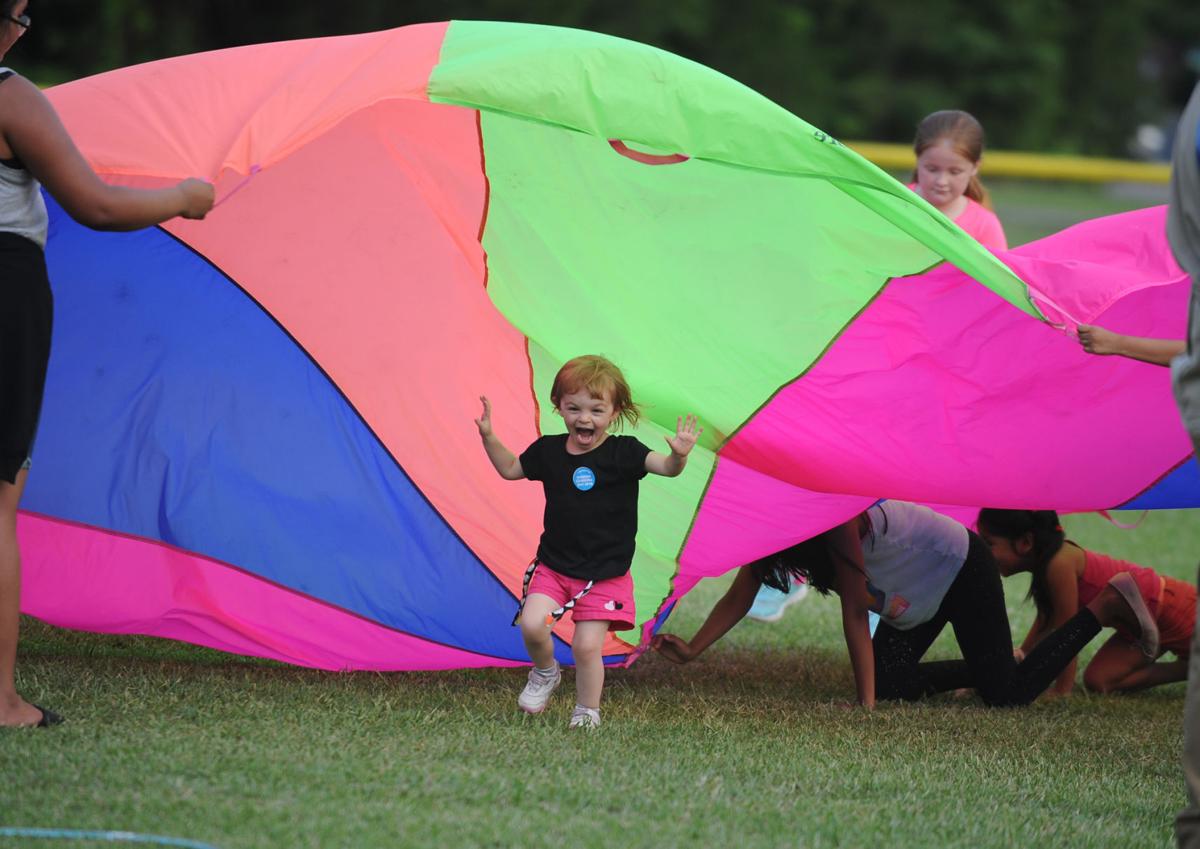 Kids Cut Loose During Robbins Play Daze Gallery Thepilot Com