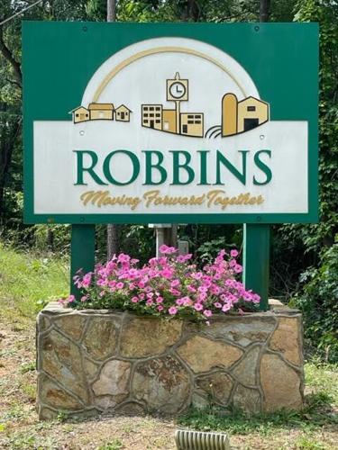 Audit Finds Problems with Robbins Finances