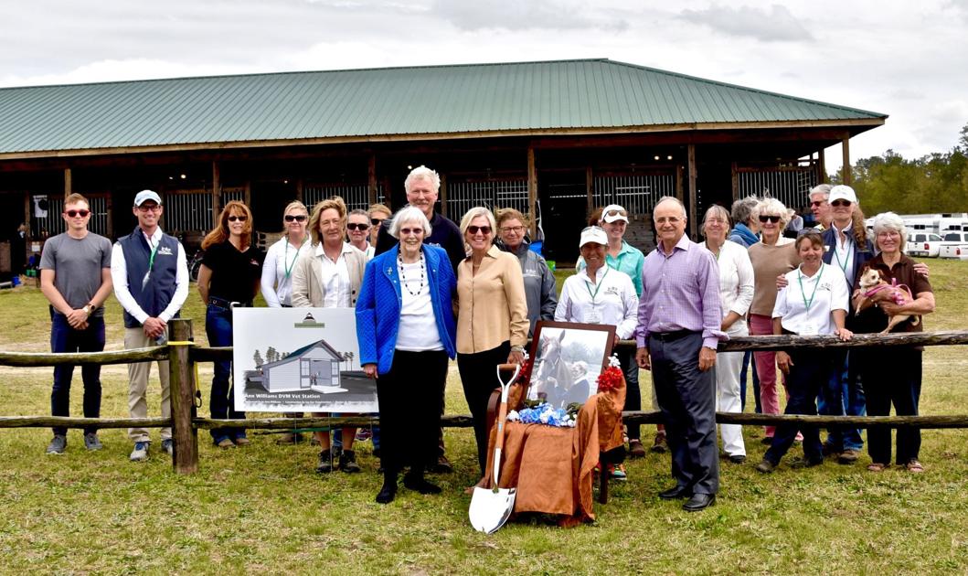 Horse Park Dedicates Vet Station Hoofbeats Thepilot Com