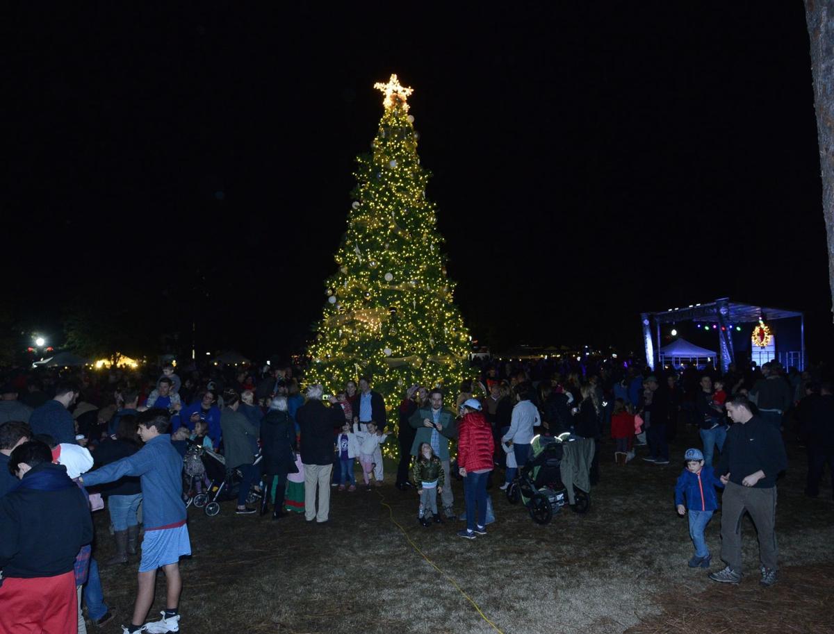 Photos Pinehurst Lights Tree During Christmas Celebration Gallery