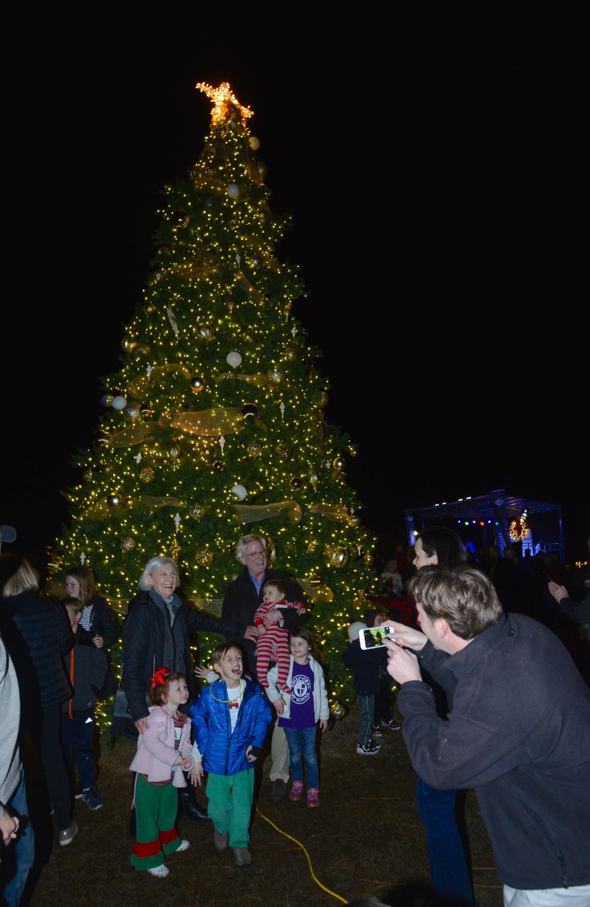 Photos Pinehurst Lights Tree During Christmas Celebration Gallery