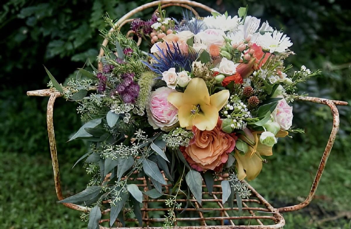 Online Auction Benefits West Southern Pines Center Features